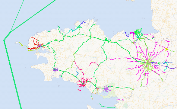capture d'écran des lignes de Bretagne dans QGIS, et en couleurs aléatoires