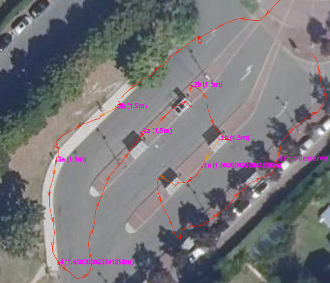 exemple de trace GPS dans la gare routière de Vernouillet Verneuil. On y voit le chemin suivi, et les emplacements des arrêts, avec le numéro des quais